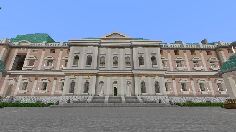 Luxurious Palace Life