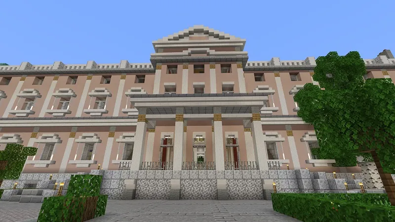 Luxurious Palace Life